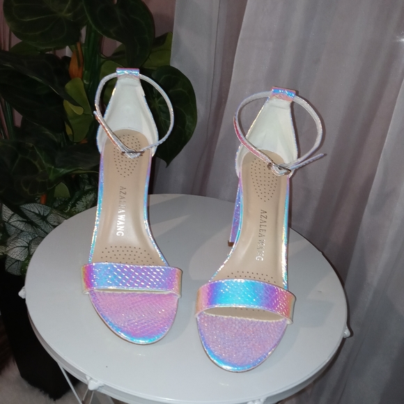 Women's Hologram Look Shoes - Picture 3 of 3